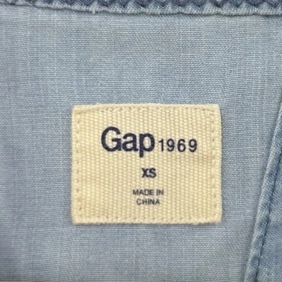 GAP Women’s 100% Lyocell Sleeveless Chambray Blouse Size XS Boho FLAWS - Picture 4 of 10